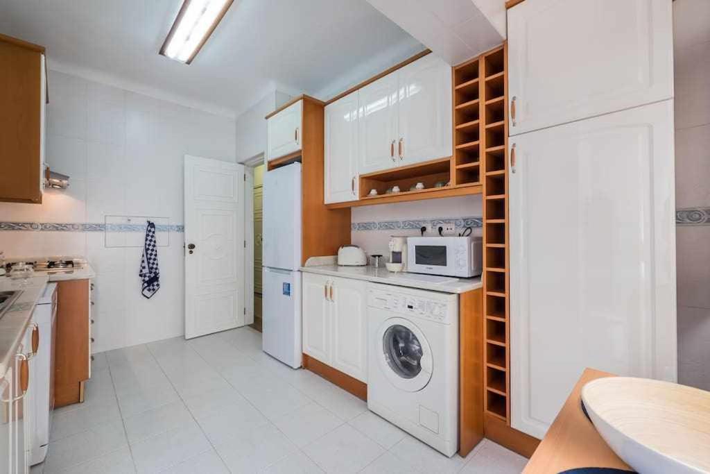 Apart Lisboa Confortavel 2 Quartos Com Terraco Одівелаш Екстер'єр фото