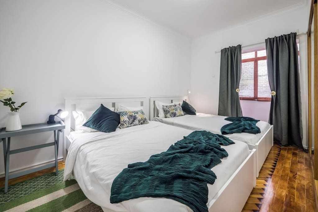 Apart Lisboa Confortavel 2 Quartos Com Terraco Одівелаш Екстер'єр фото
