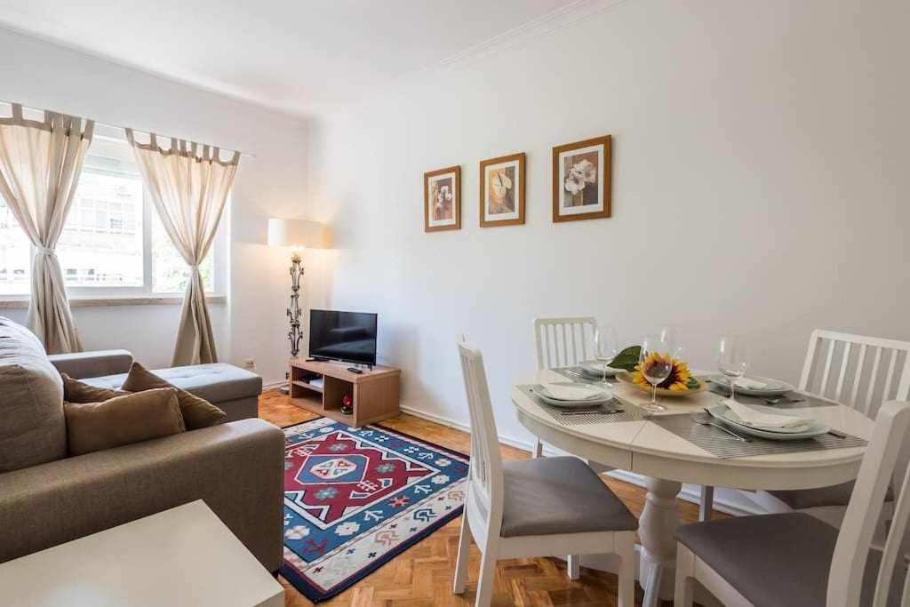 Apart Lisboa Confortavel 2 Quartos Com Terraco Одівелаш Екстер'єр фото